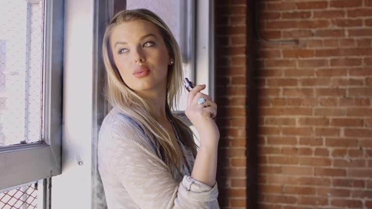 Kompletny przewodnik e-cigaretta bolt i smoant pod, praktyczny test, opinie użytkowników i porady przy wyborze